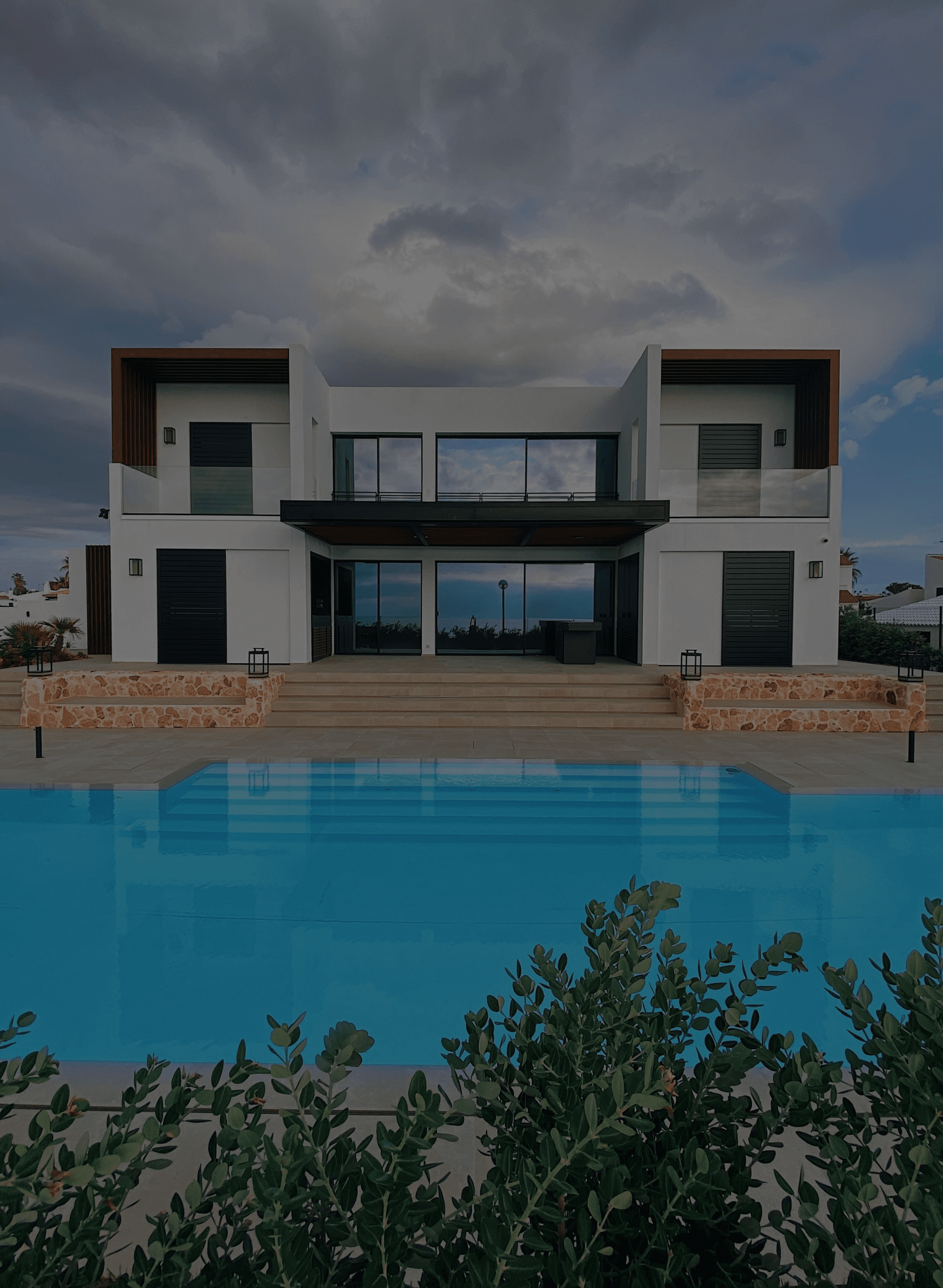 Villa contemporánea con piscina, propiedad de alto standing comercializada por ISG Promotions en la Costa Dorada