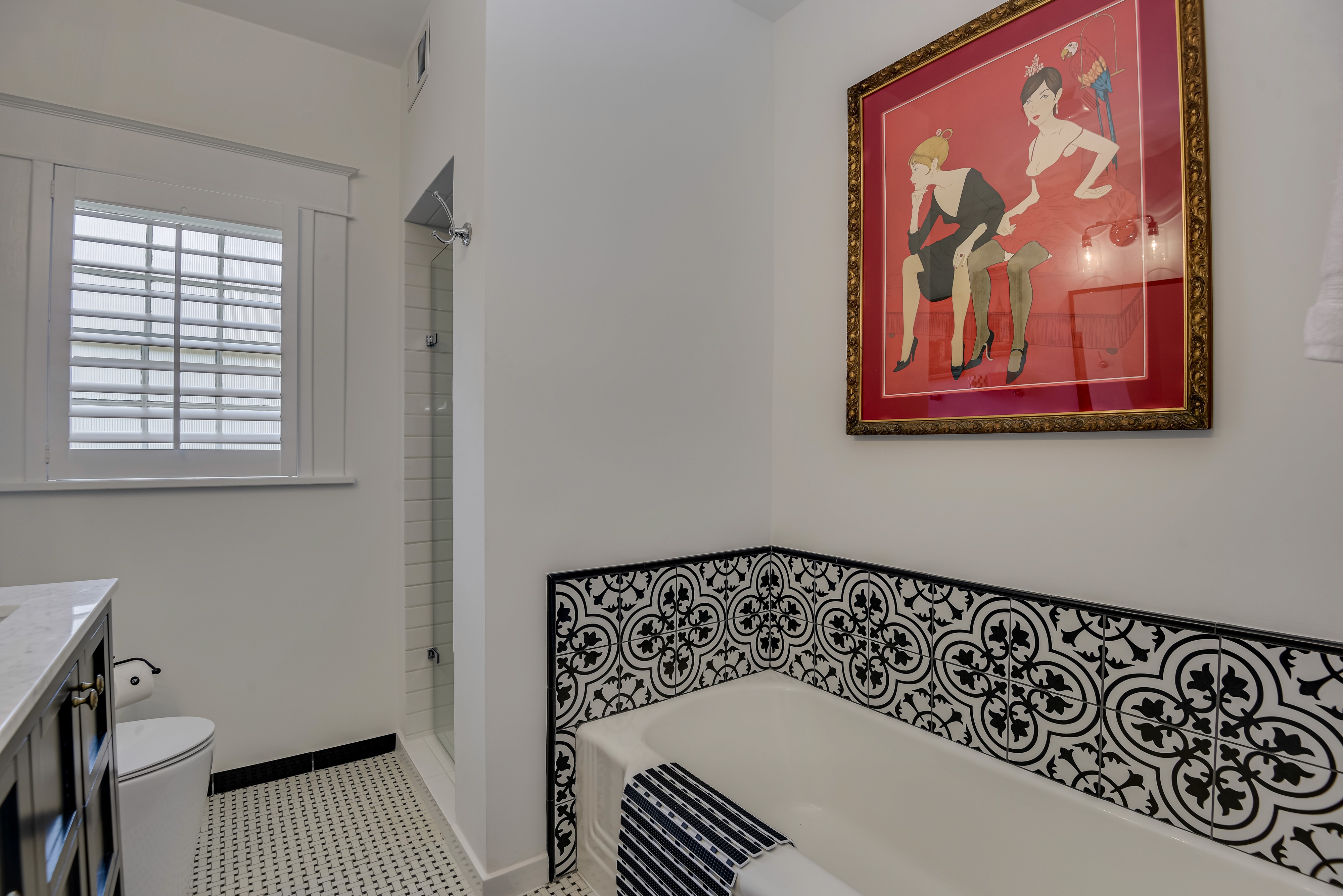 Walk-in shower and separate bathtub 