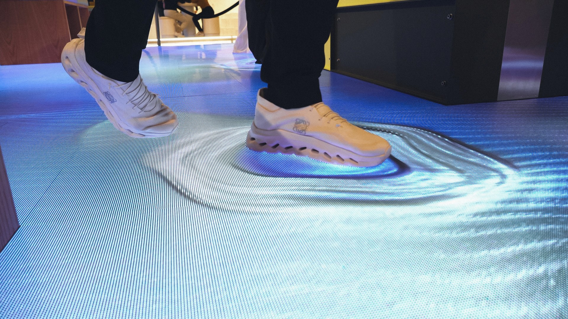 interactive-floor-loewe-shoes