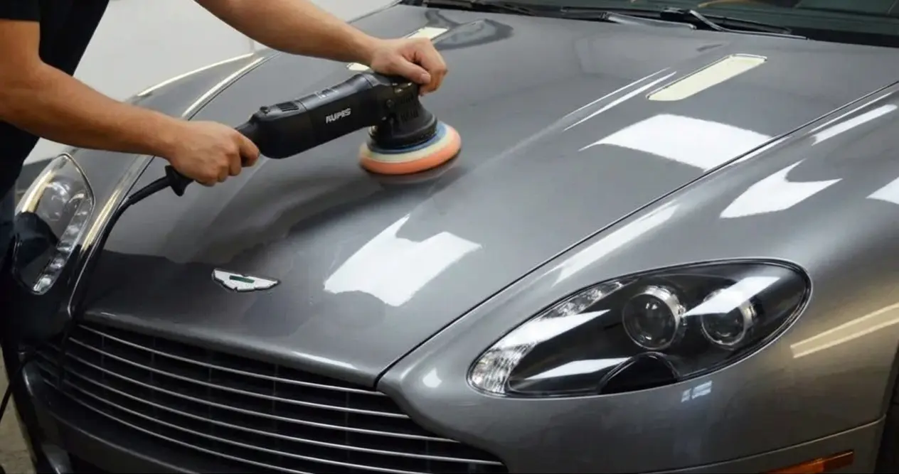 Polishing a car front side at Ideal