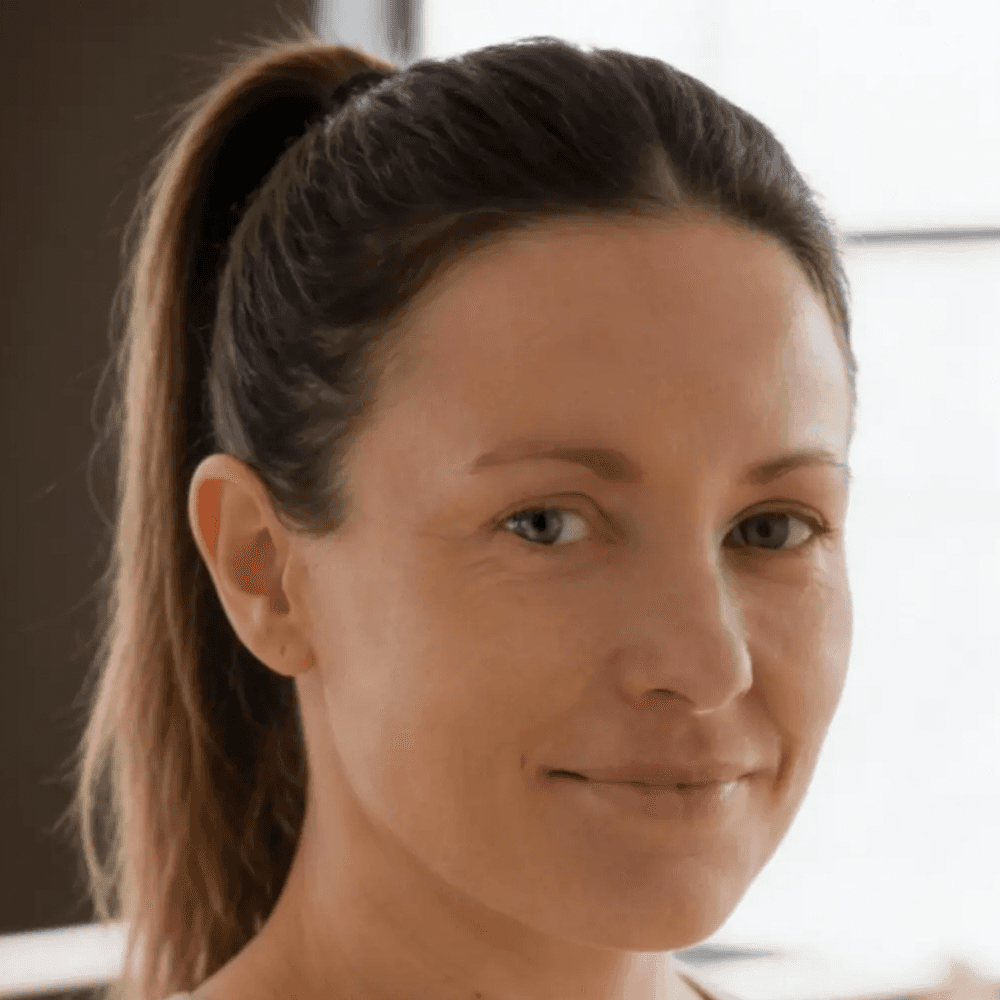 Headshot of Leah