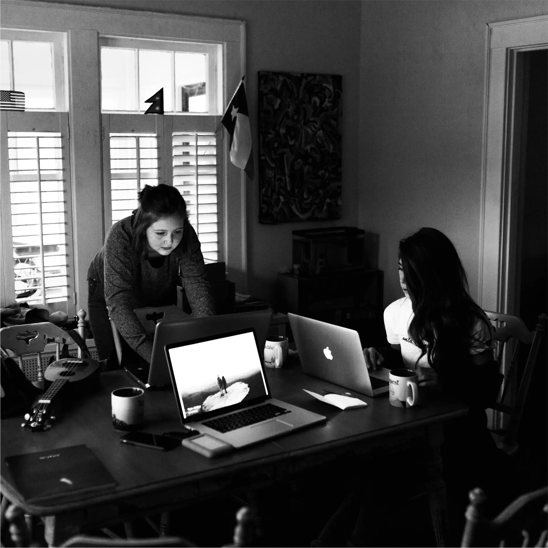 An independent artist working with her manager.