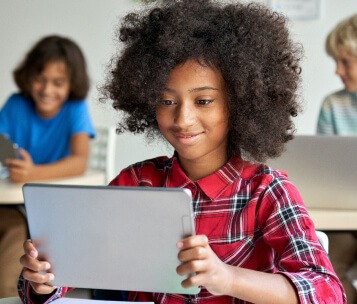 alunos nativos digitais em sala de aula