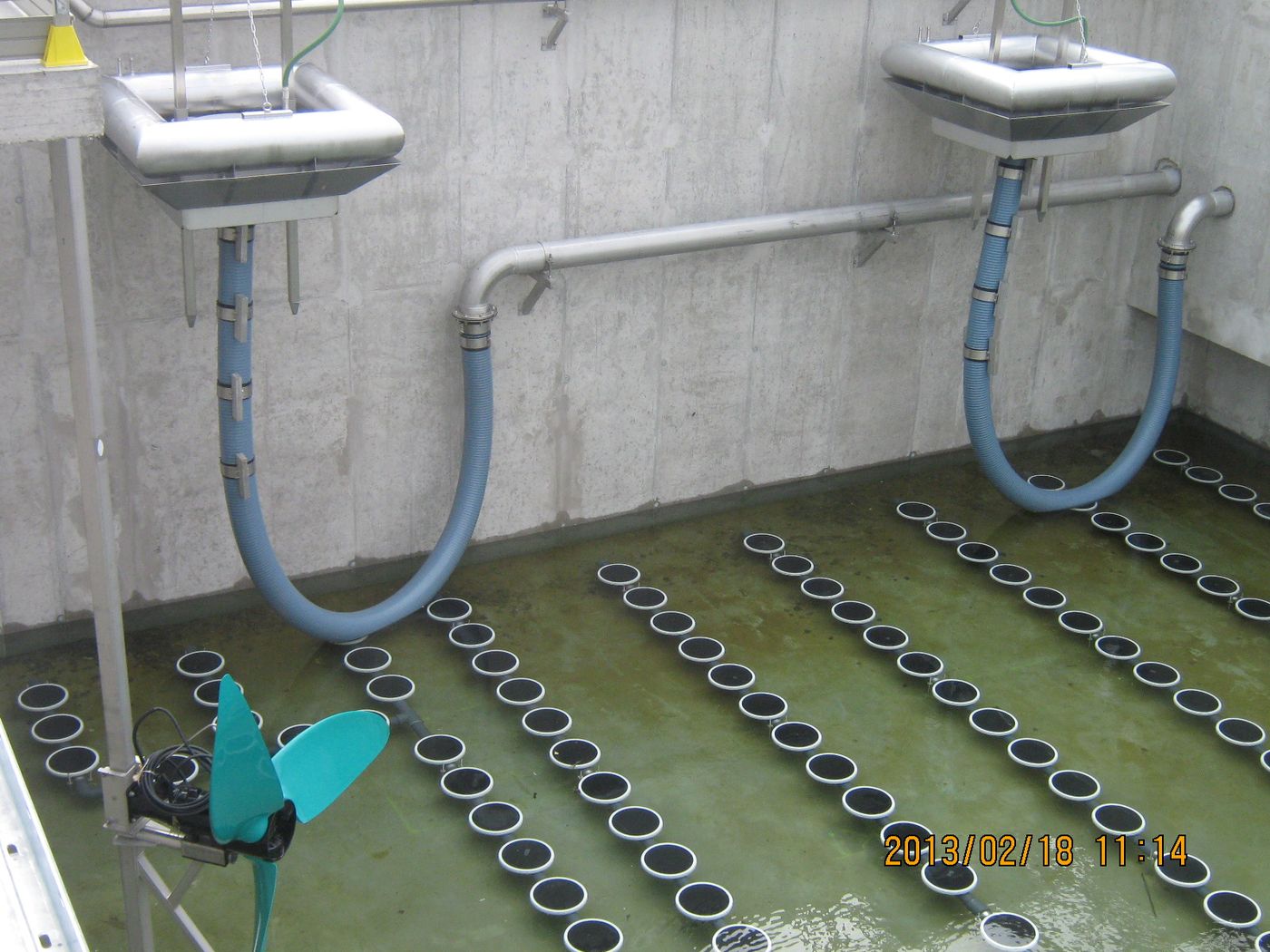 BIODEC decanters above the aeration grid in a basin at Kiskunhalas, Hungary