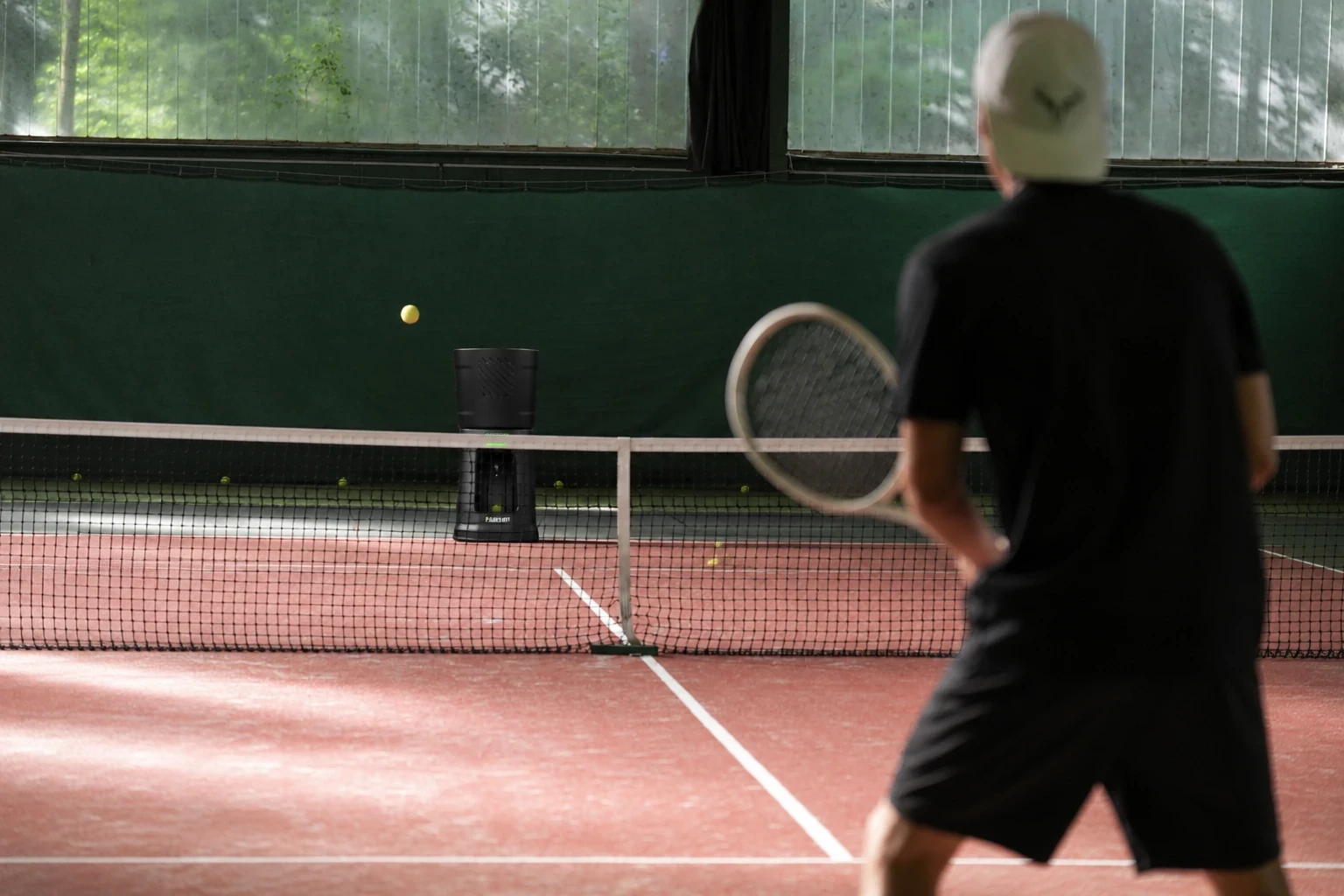 PURILY tennis ball machine with adjustable 5 to 26 meter launch distance