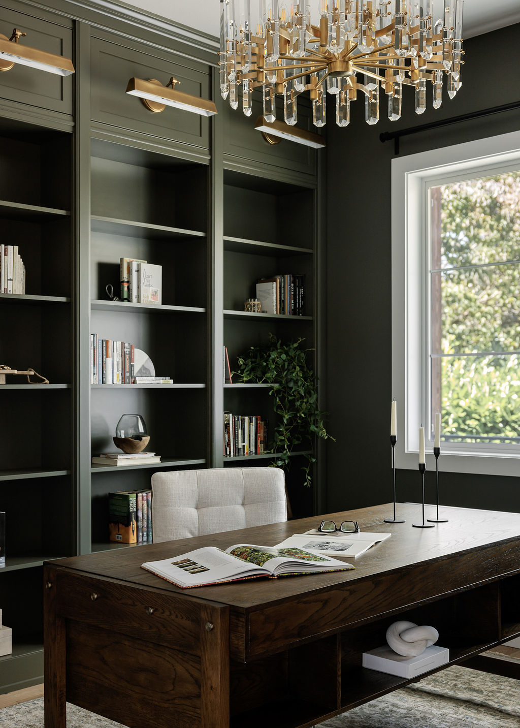 We’re so excited to share details from The Wedgewood House: Office –– one of our favorite interior design + professional organizing projects in Seattle, WA.