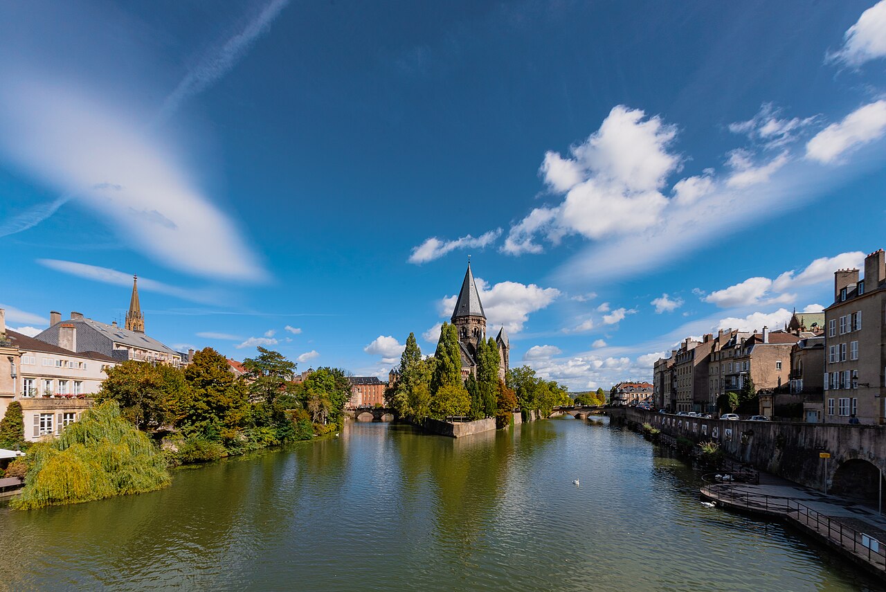 La Moselle et le Temple Neuf à Metz.