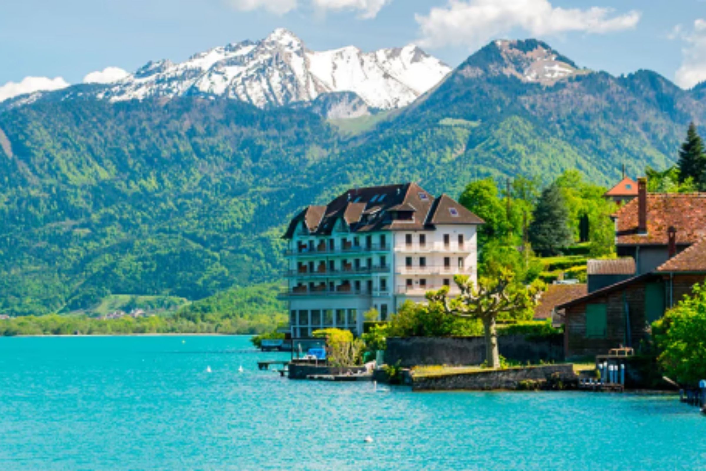 Cykelsemester runt de tre sjöarna i de franska Alperna