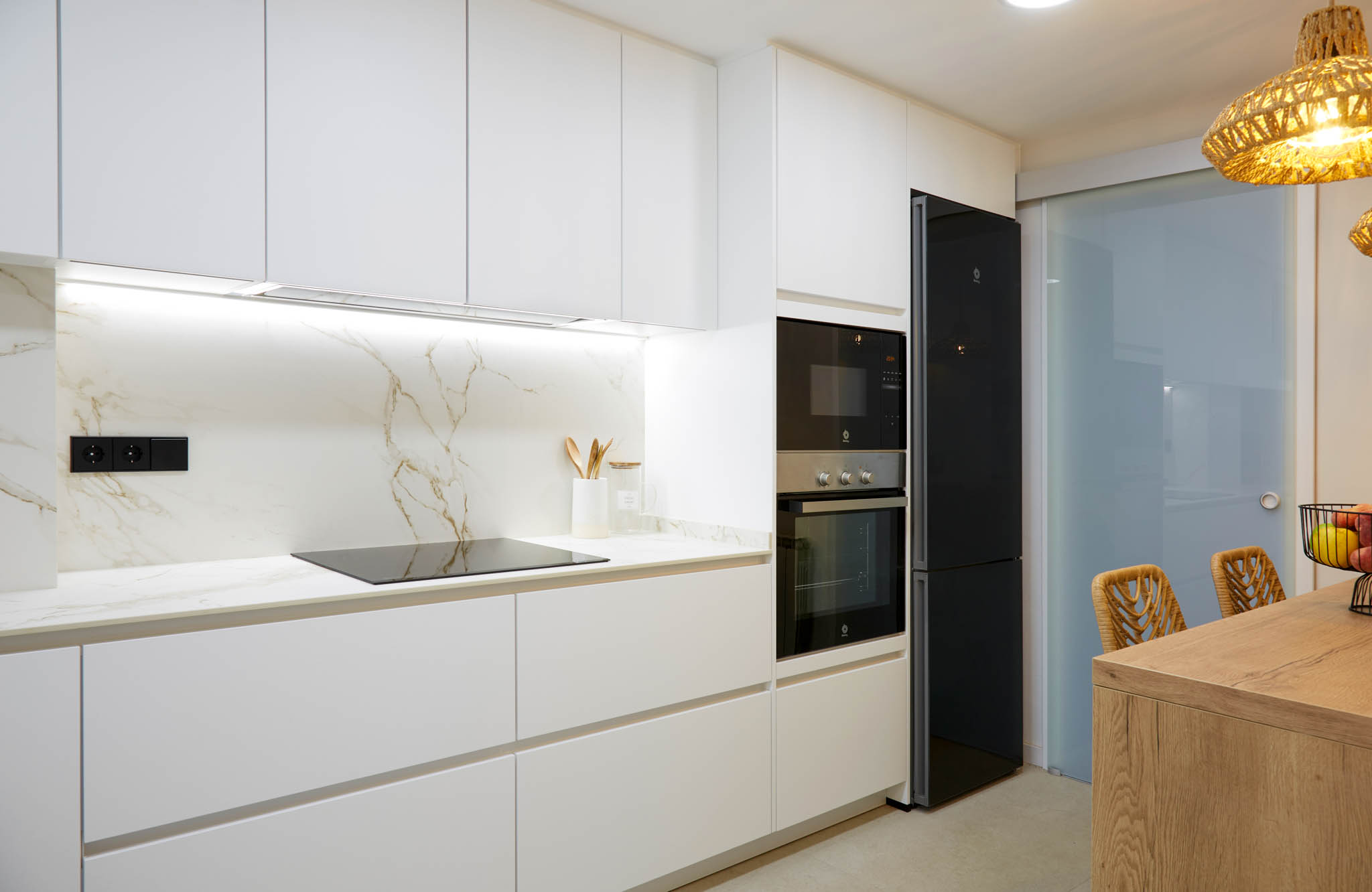 Image of Minimalist entryway