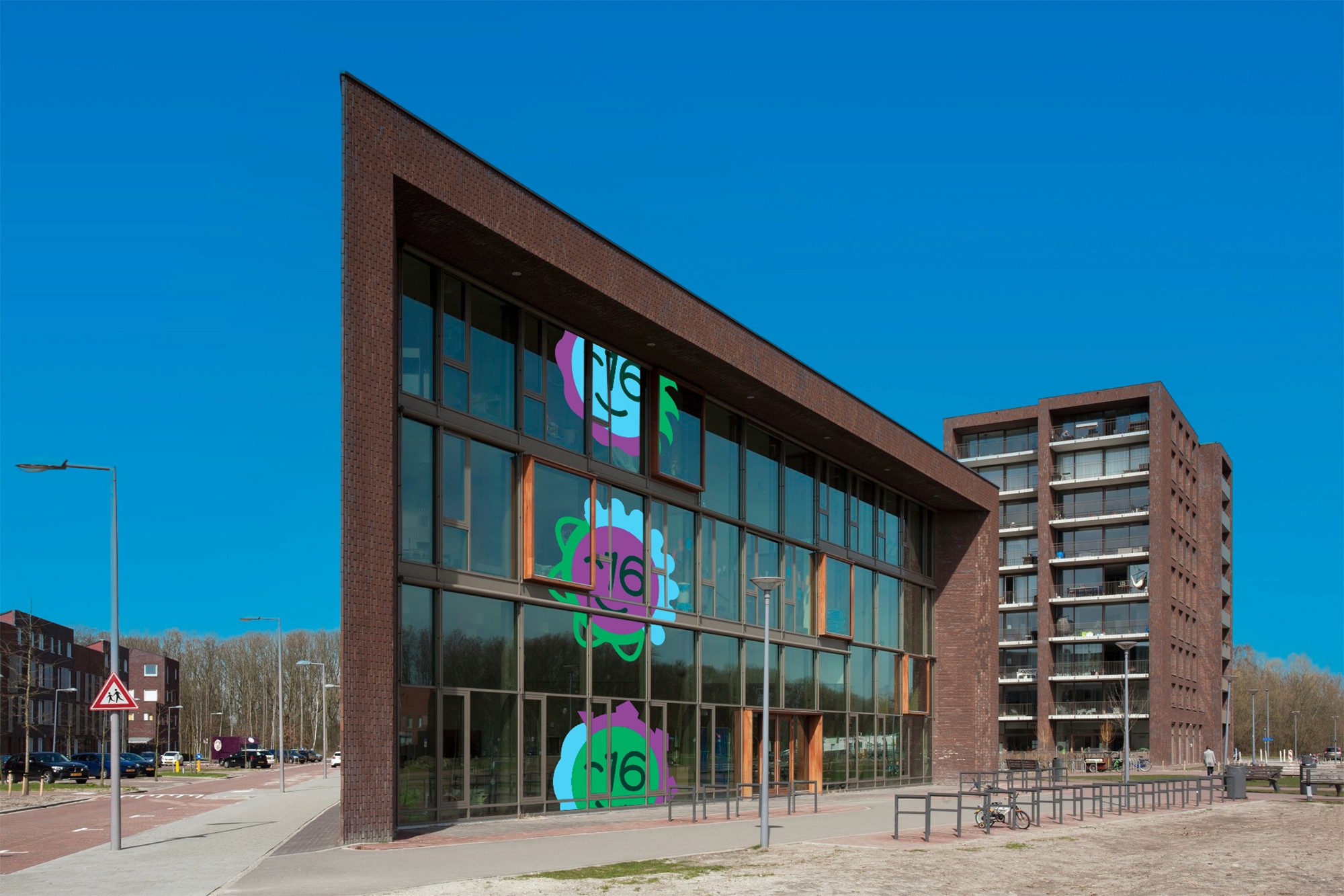 Grafisch ontwerp Basisschool Park 16Hoven raam bestickering