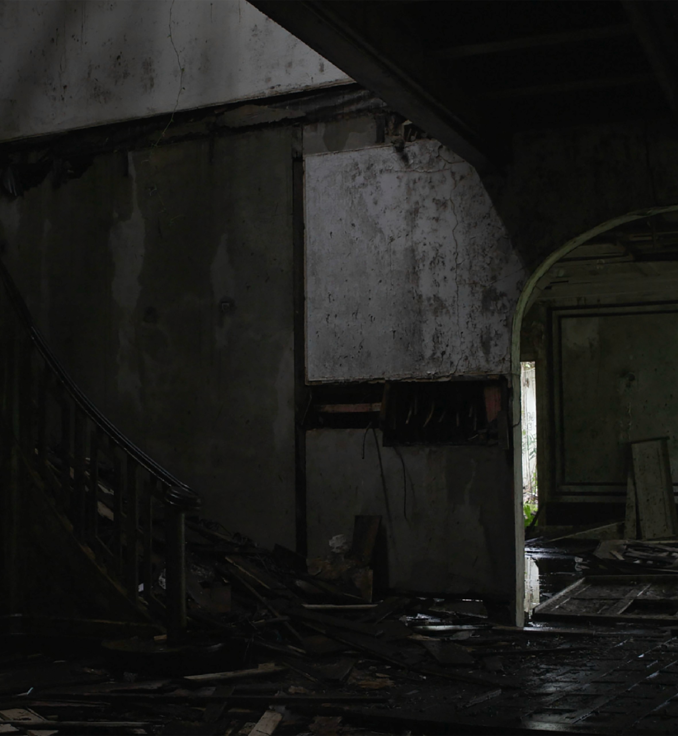 Humble Cottage (험블 코티지), 2023–2025  Single-channel, 4K video, sound, black and white / 싱글 채널, 4K 비디오, 사운드, 흑백  Edition 2/5 + 2 AP / 에디션 2/5 + AP 2점  Duration: 5:37 / 러닝타임: 5분 37초