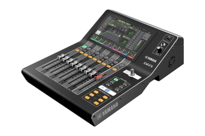 Yahama DM3 audio console