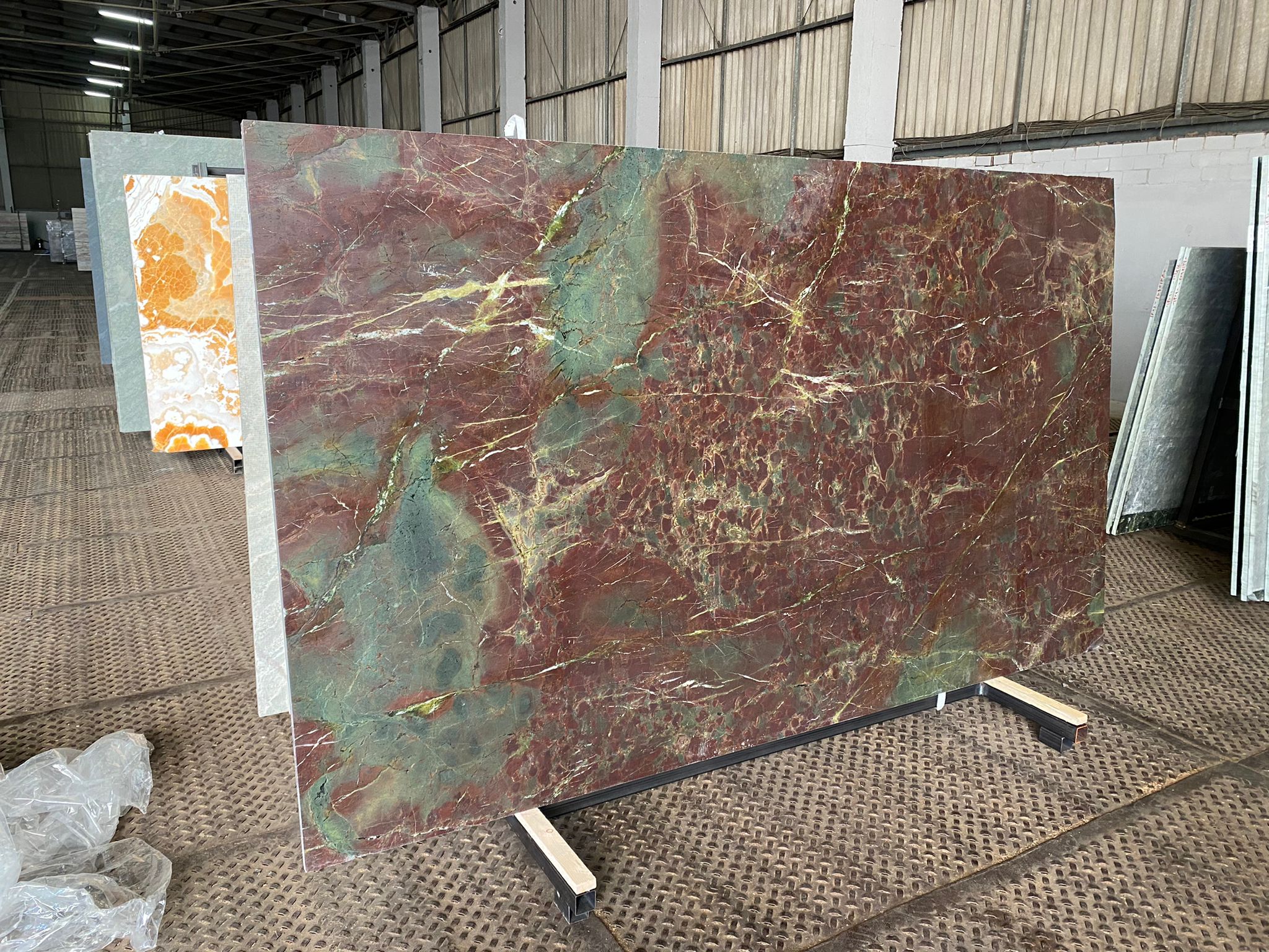 Deep Red Granit- harte Granit in Berlin Uniiqo Naturstein