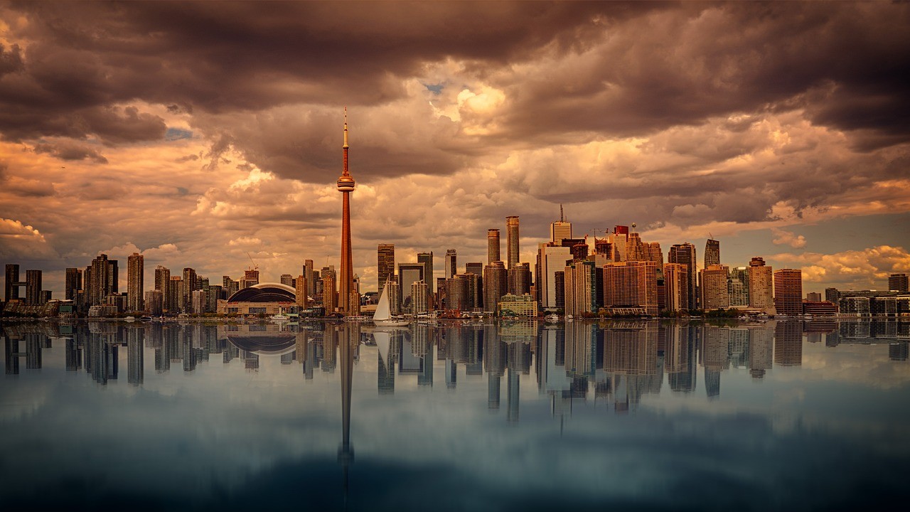 The Toronto skyline on a cloudy day 