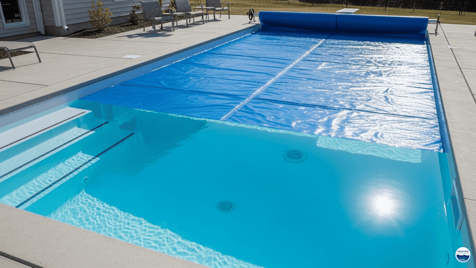 Energy-efficient fiberglass pool retaining heat and reducing seasonal heating costs