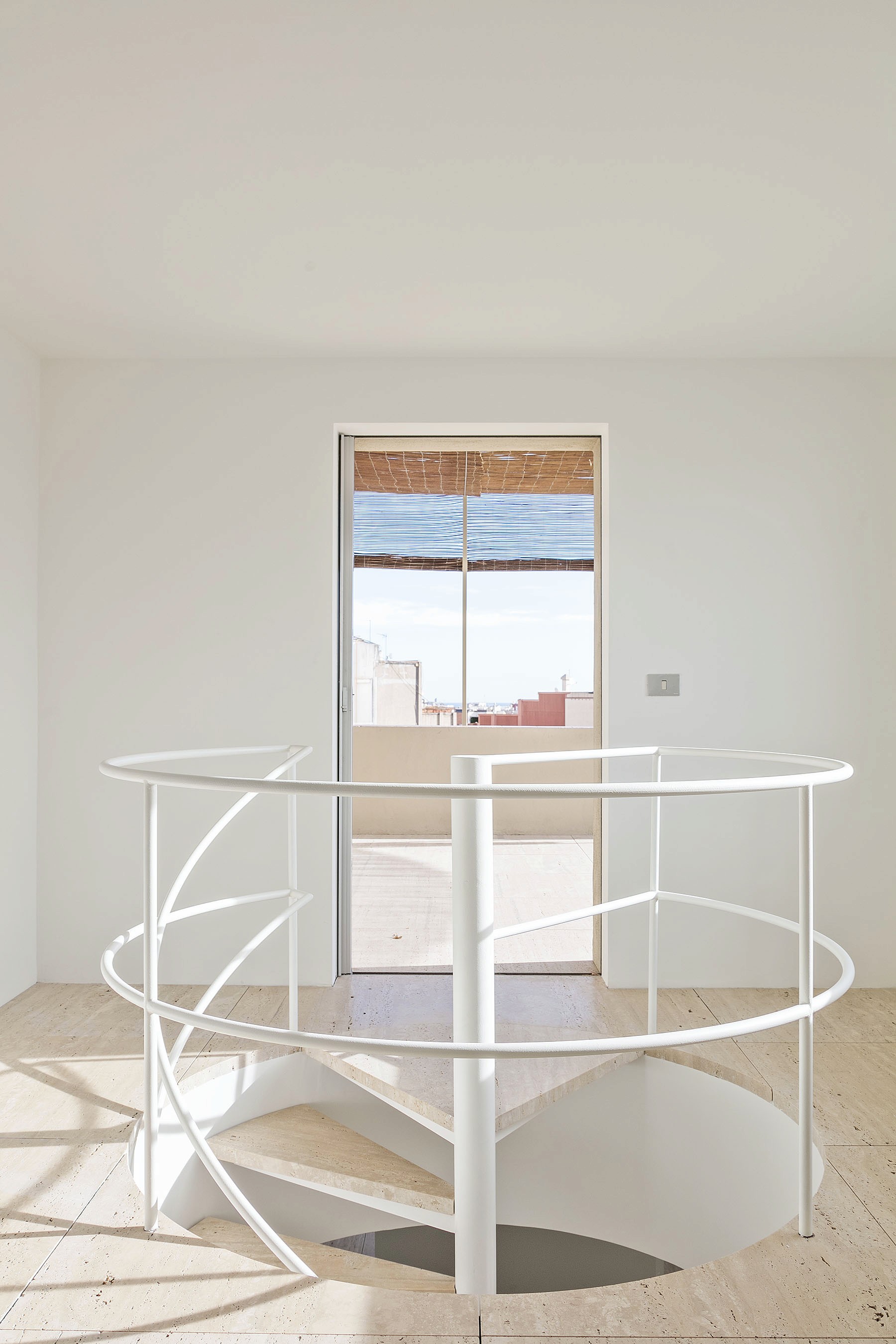 Aurora Sinclair underwater portrait