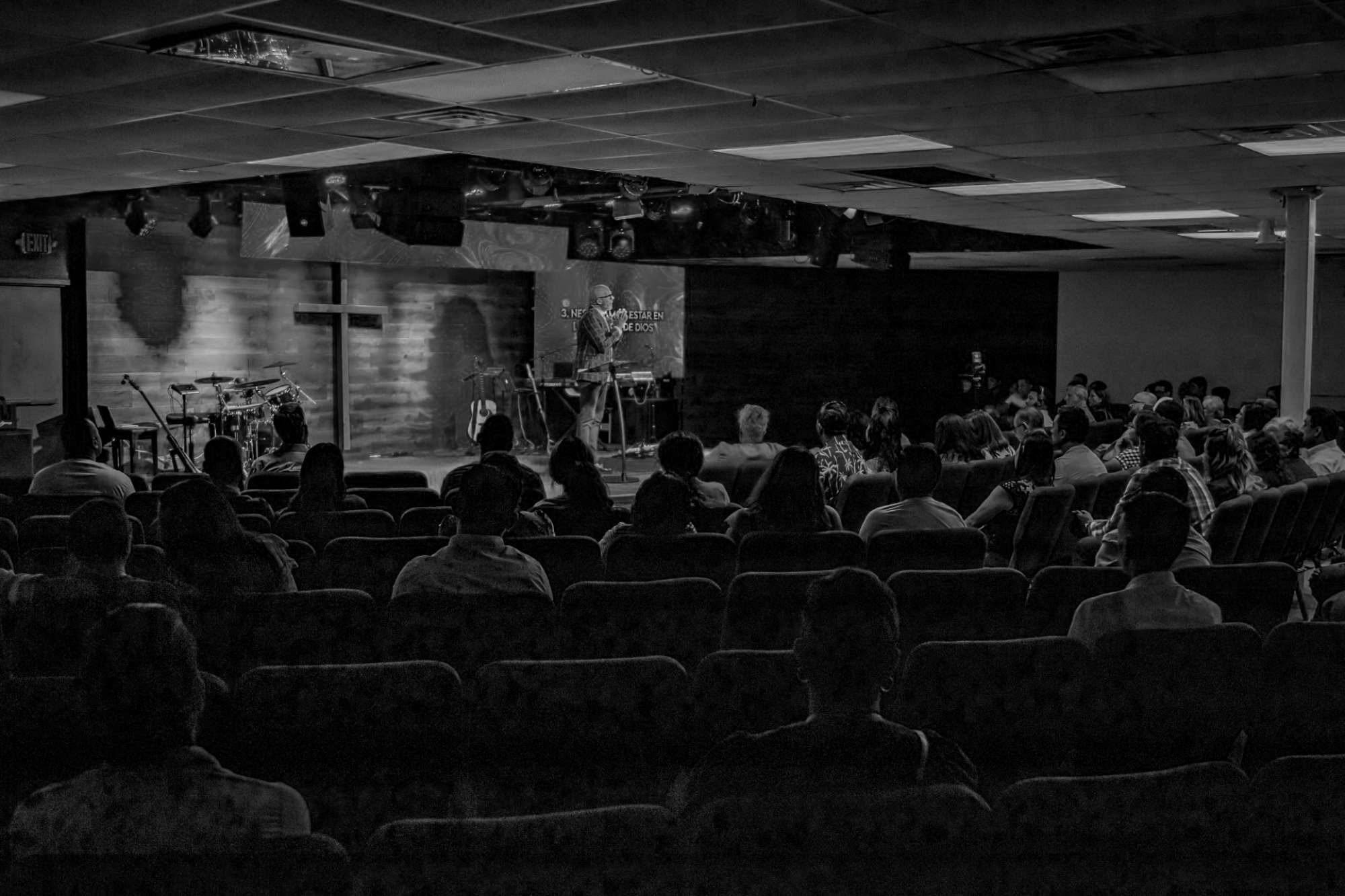 Culto en vivo desde atras del salon