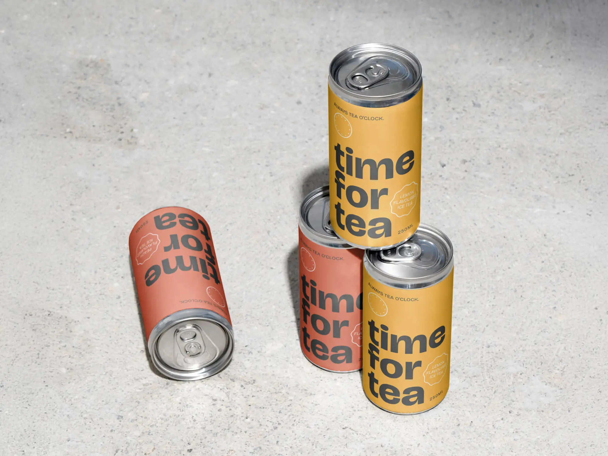 Time for Tea-teburkar placerade på ett golv, med färgstark förpackningsdesign och visuell varumärkesidentitet.