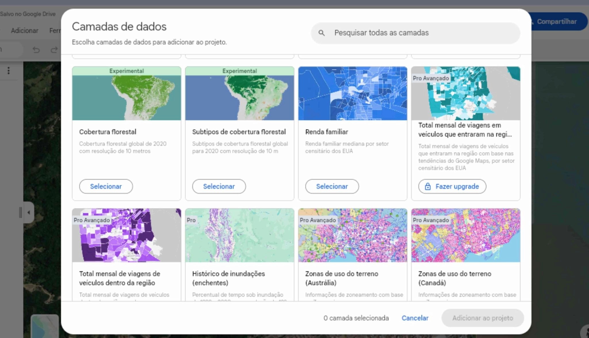 Janela “Camadas de dados” do Google Earth exibindo opções de mapas como cobertura florestal, renda familiar e uso do terreno, com botões de seleção e busca.