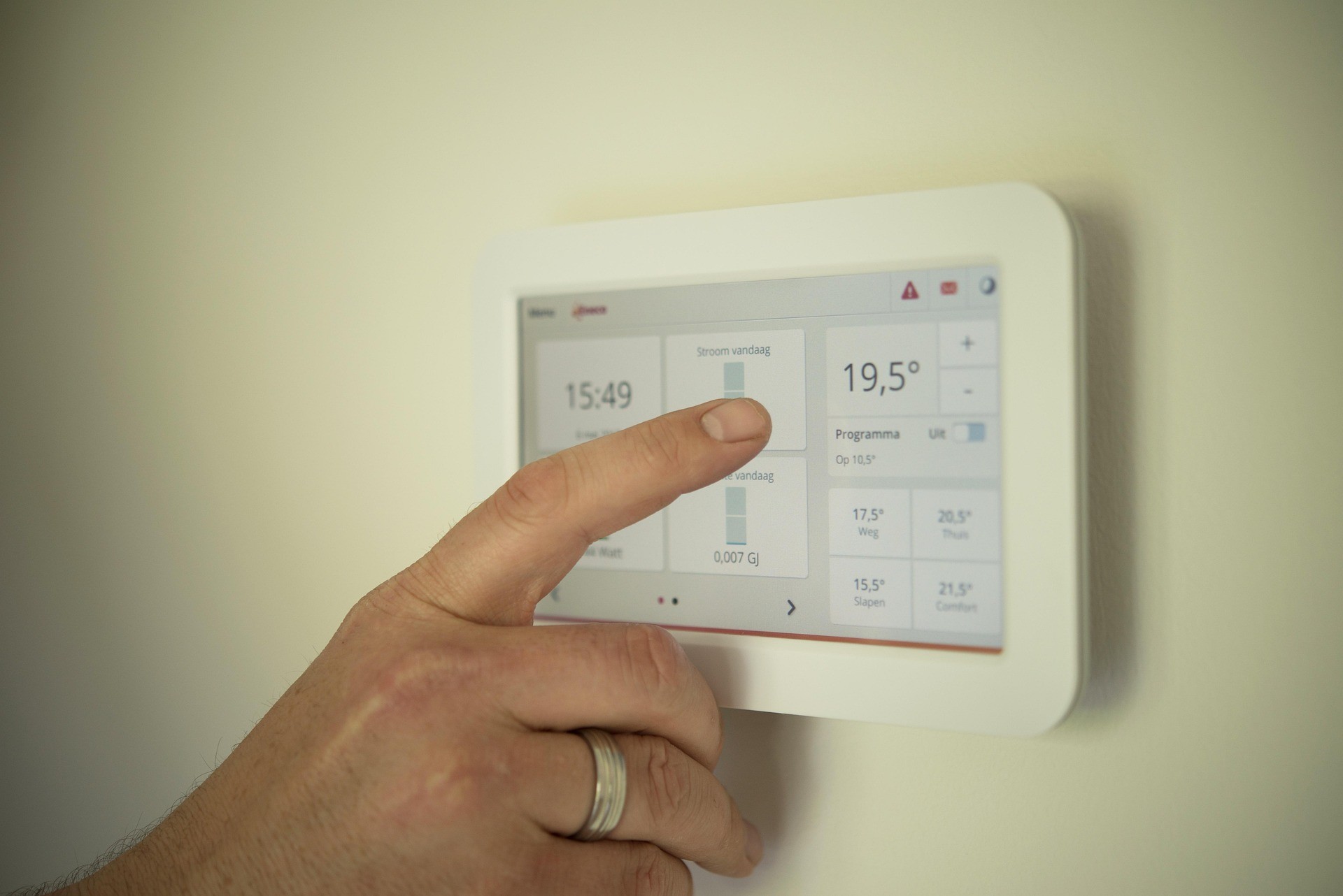 Smart thermostat