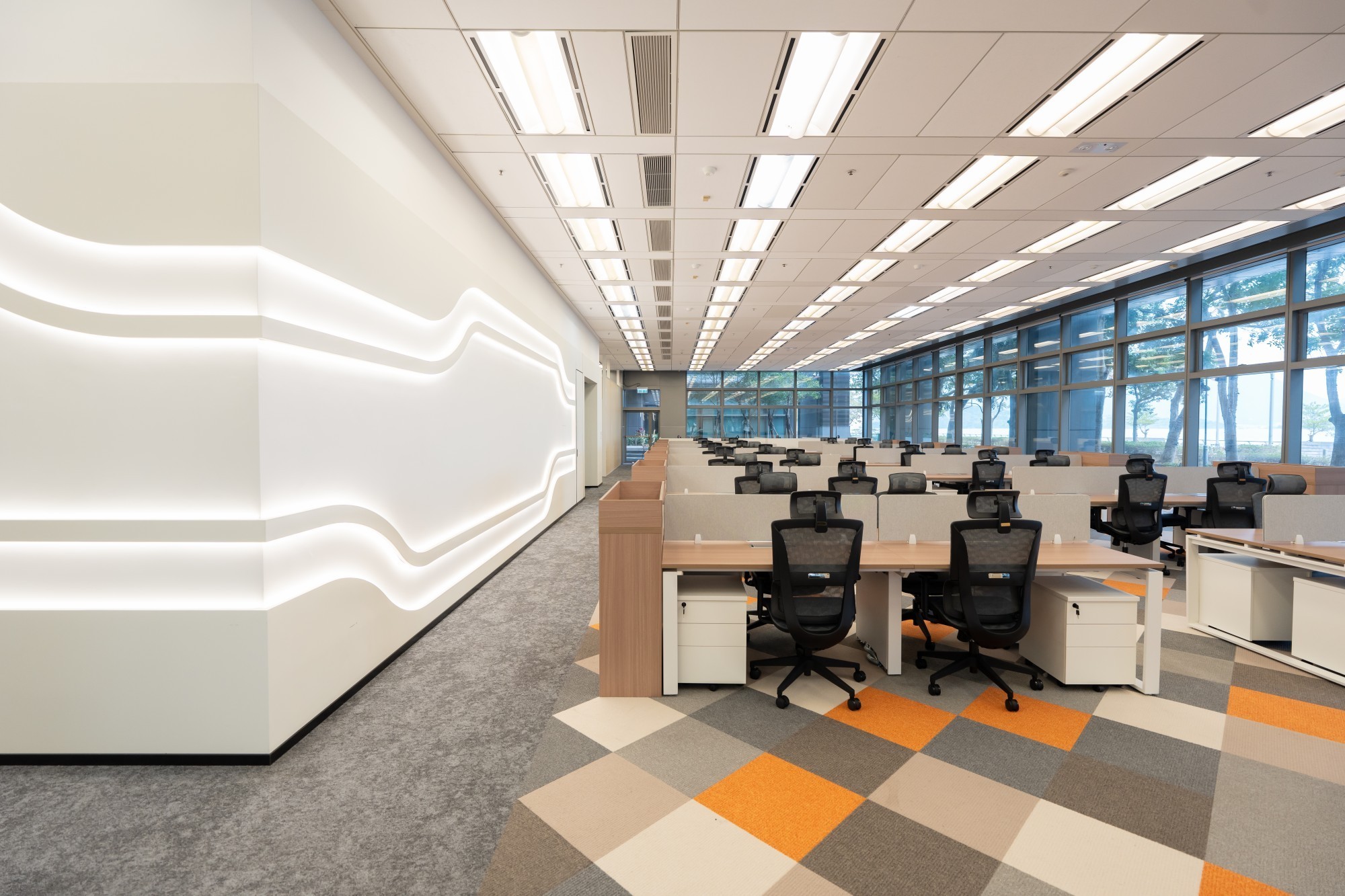 BW Office Design & Build 於香港科學園打造的現代開放式 IT 辦公室設計與施工Modern open-plan IT office design and build at Hong Kong Science Park by BW Office Design & Build