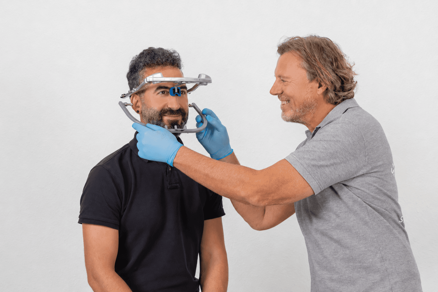 Zahntechnische Feinarbeit im Labor