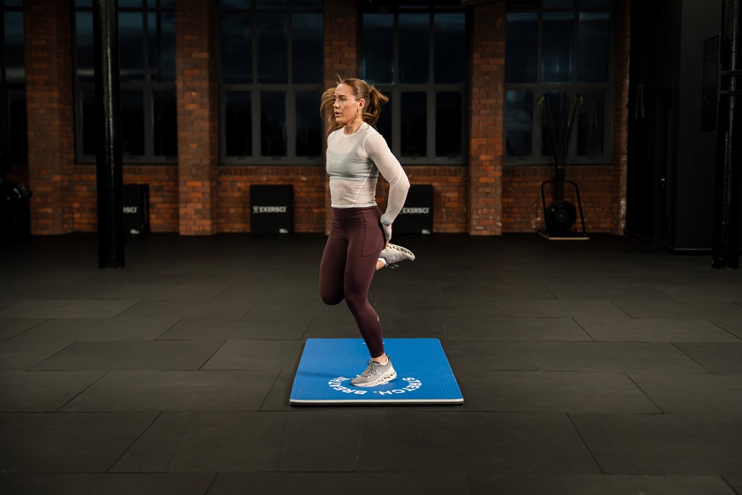 womna in gym - Brain Biohacking Exercises