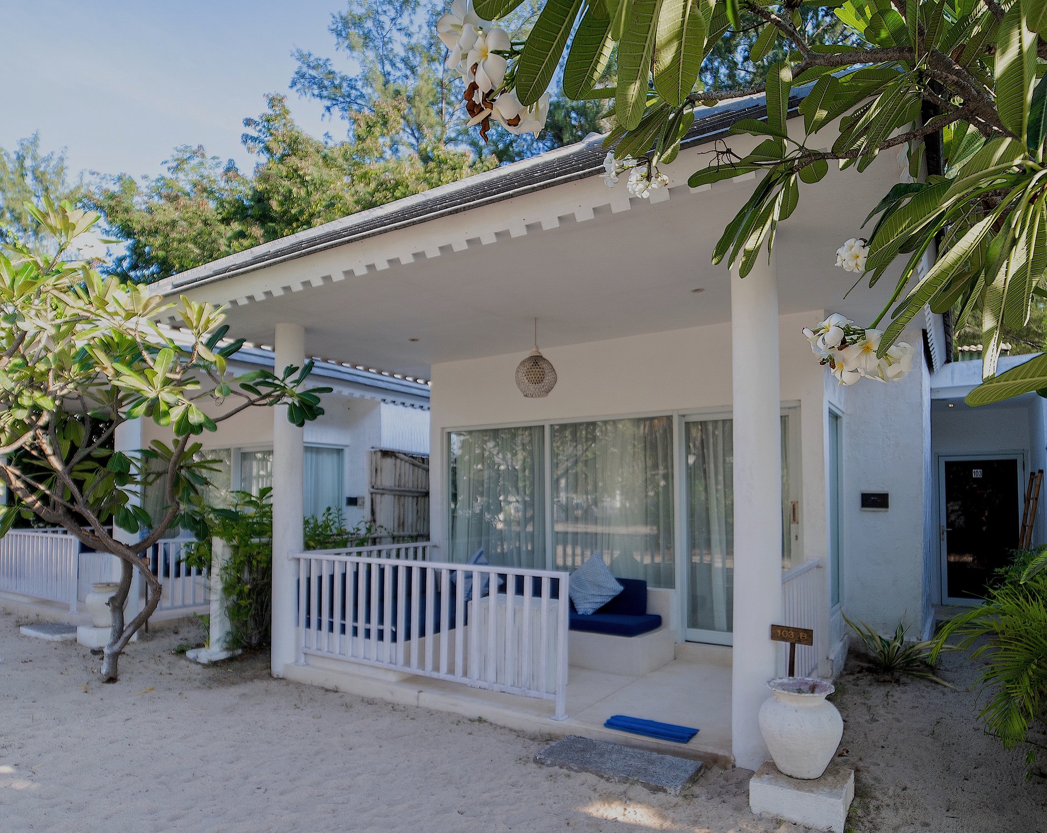 Beach Bunglow Room