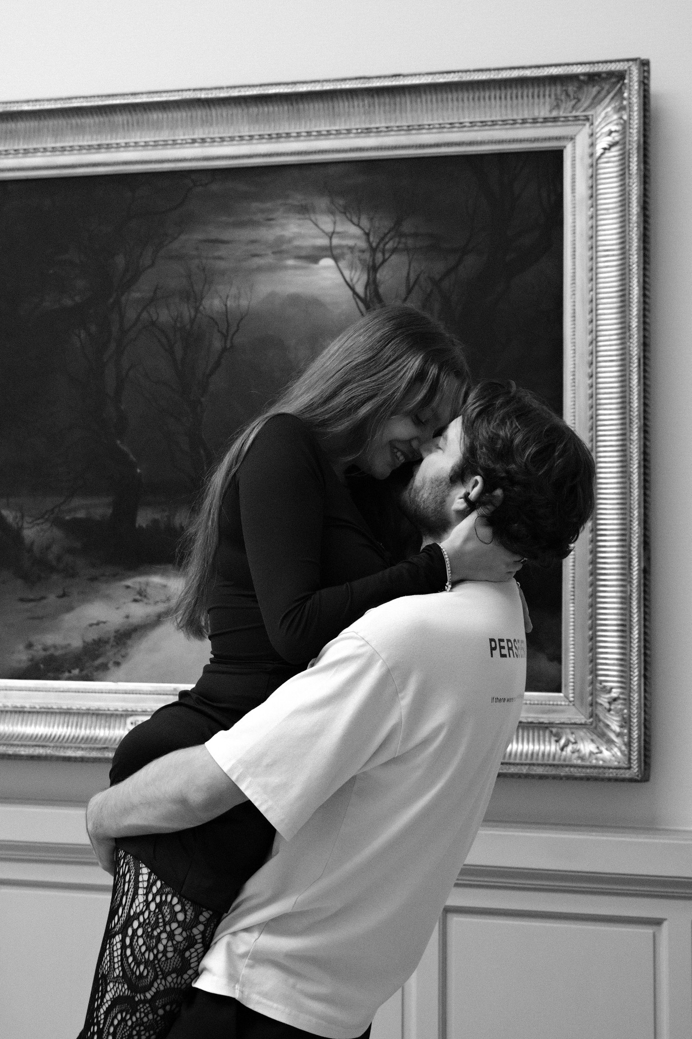 femme au bord de la plage