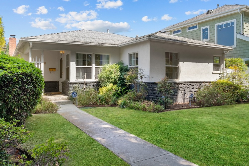 Image of a luxury home