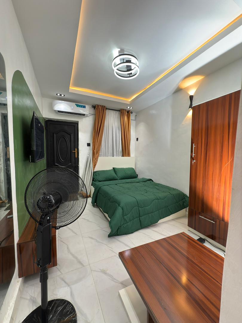 Comfortable studio apartment Urban Suites, one-bedroom serviced apartment in Surulere, Lagos