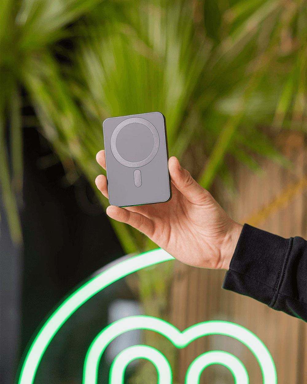 Magnetic 5000 mAh Wireless Powerbank