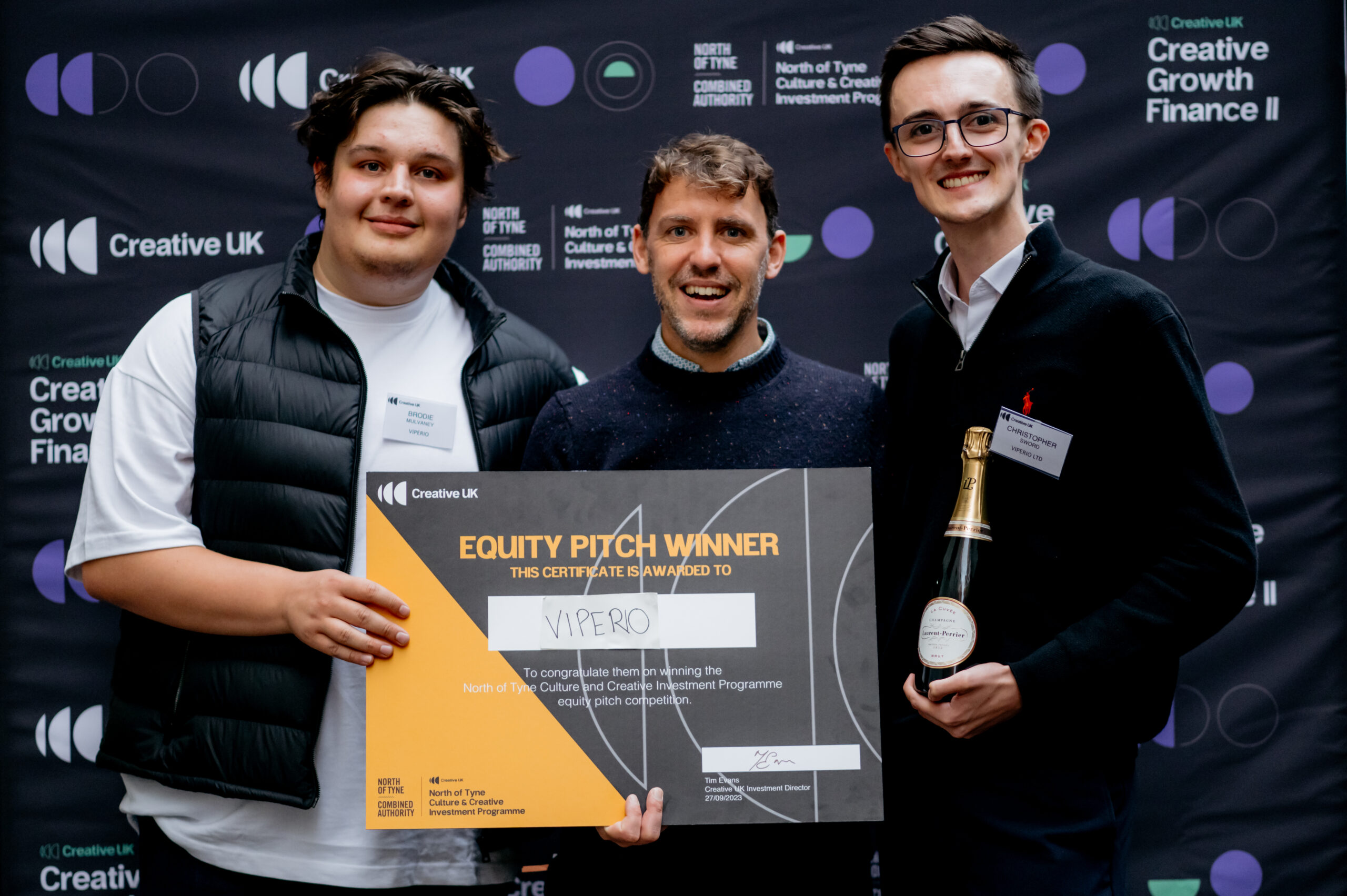 Viperio winning an award
