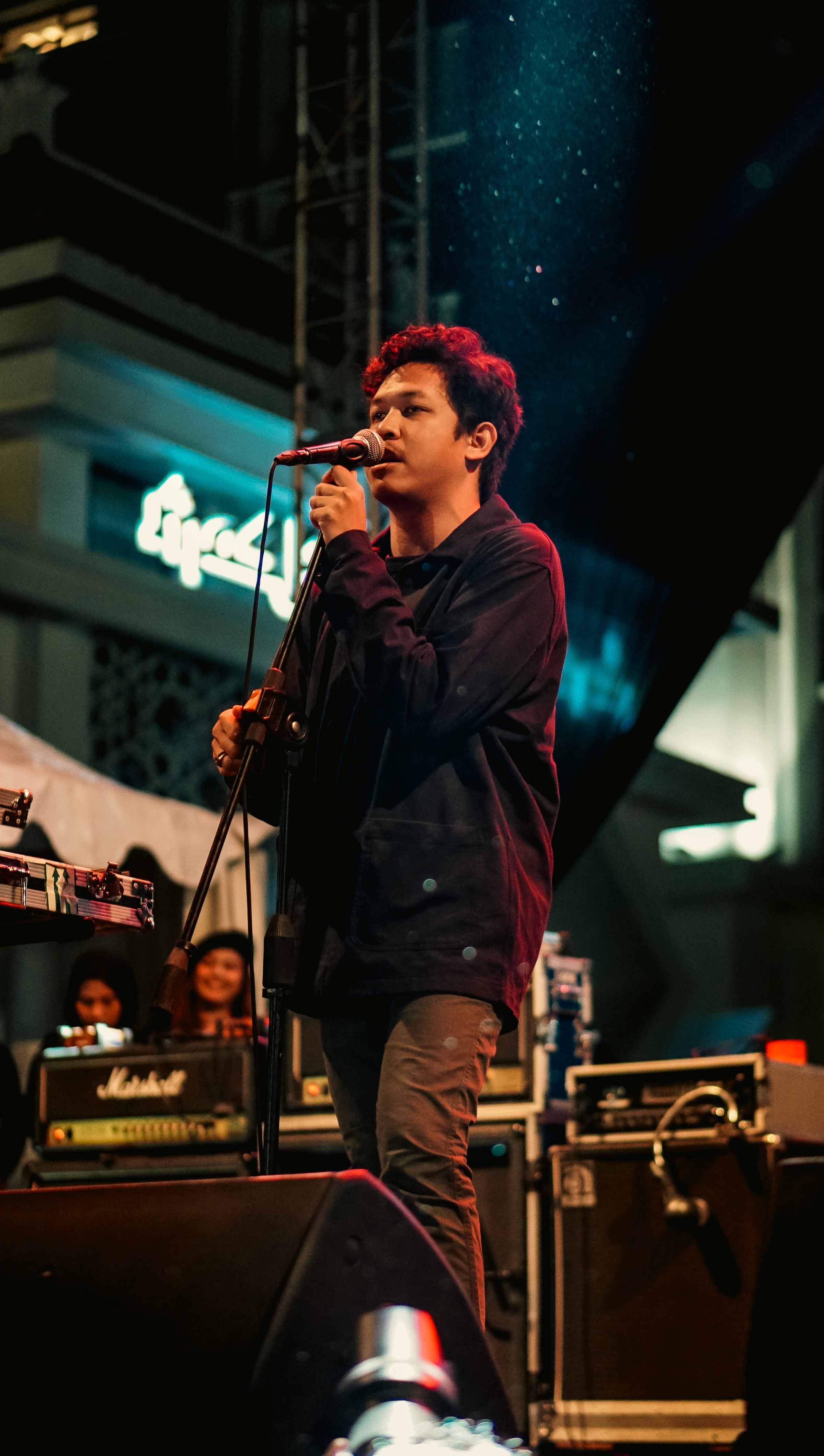 Vocalist of .Feast, Perform ar Pasar Pemuda Surabaya