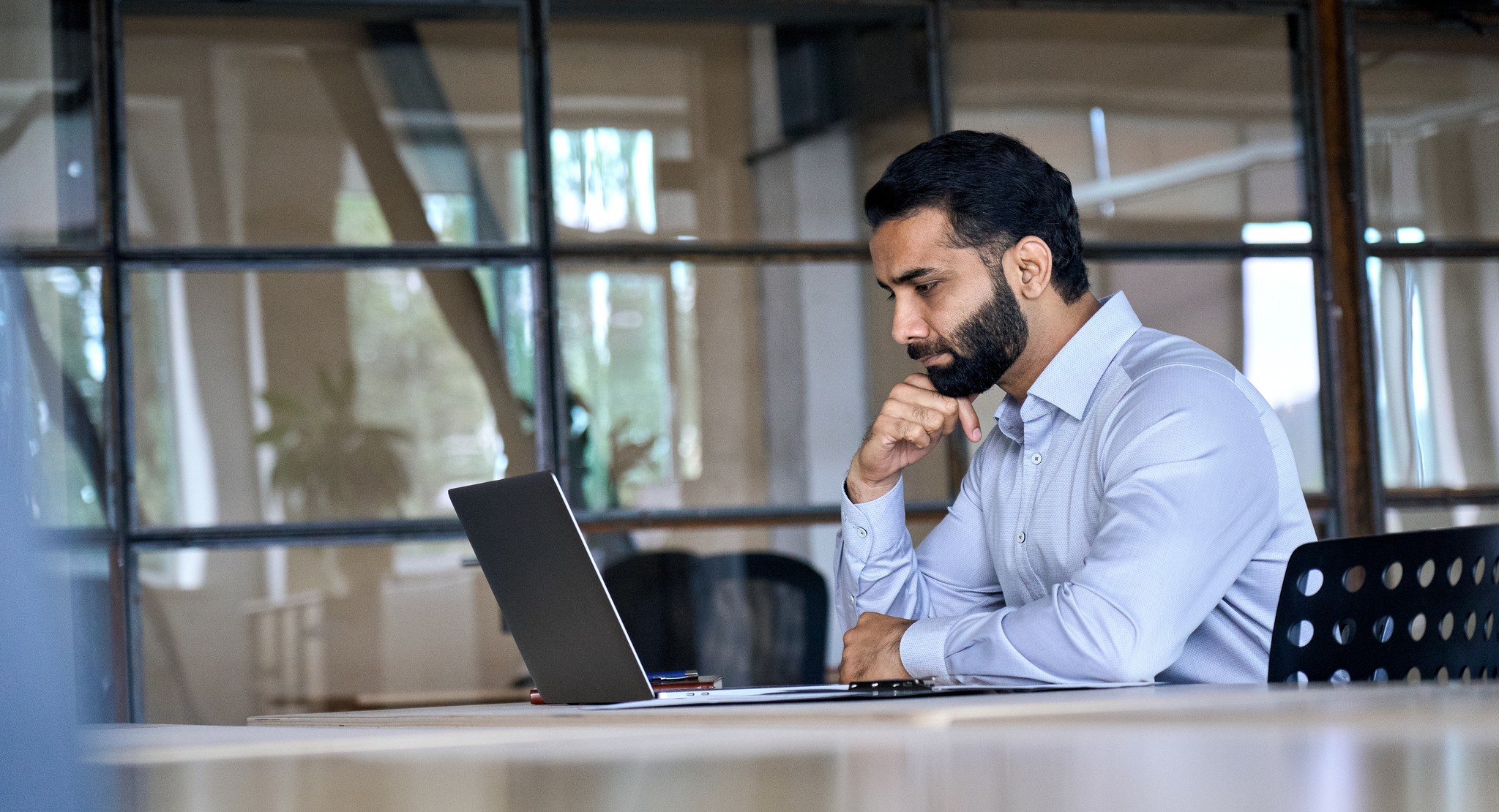 Auditierende Person prüft ausgewählte Nachweise zur Business-Impact-Analyse (BIA) in einem fokussierten Auditkontext und beurteilt BIA-Priorisierung, Wiederanlaufziele und die Glaubwürdigkeit der Kontinuitätsstrategie nach ISO&nbsp;22301.