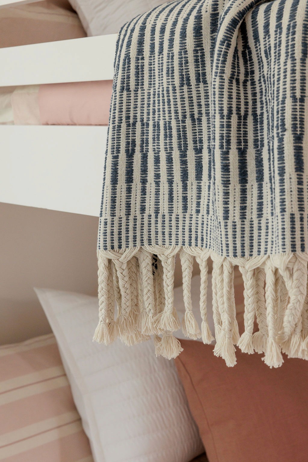 We’re so excited to share details from The Seattle House: Girls Bunkroom –– one of our favorite interior design + professional organizing projects in Seattle, Washington.