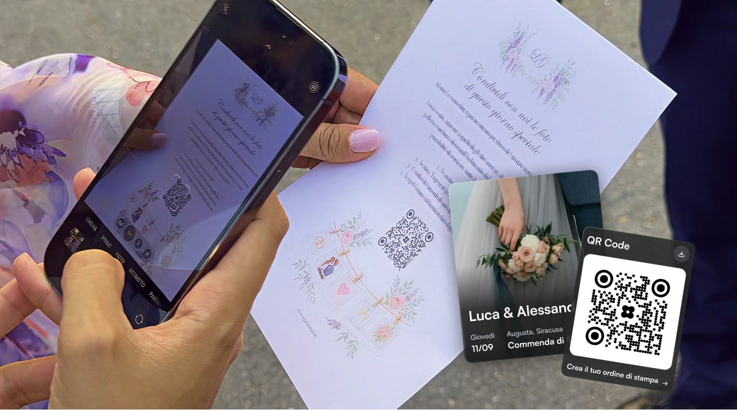 Invito di matrimonio elegante con QR code personalizzato, mentre una persona lo scansiona con lo smartphone per accedere ai dettagli digitali dell’evento tramite togevent.