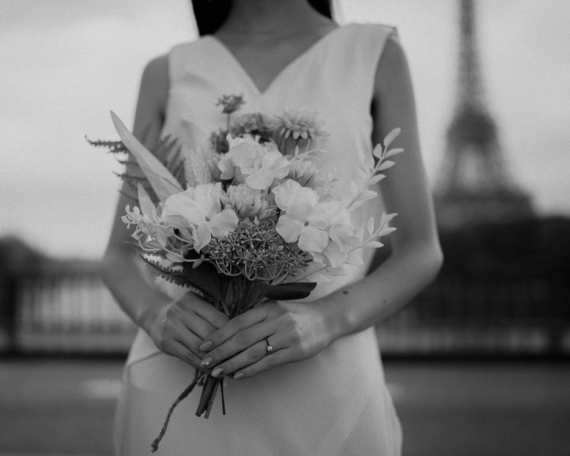 Paris Photographer - LeParisPro. Weddings, engagements, proposals, lifestyle and fashion photoshoots.