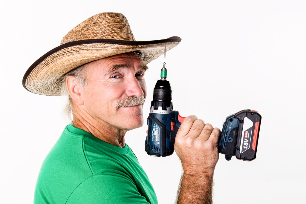 Charakter-Portrait von Konny Reimann: Studio-Aufnahme von Patrick Kirschhofer. Professionelle People-Fotografie im Fotostudio mit Fokus auf Mimik und Persönlichkeit.