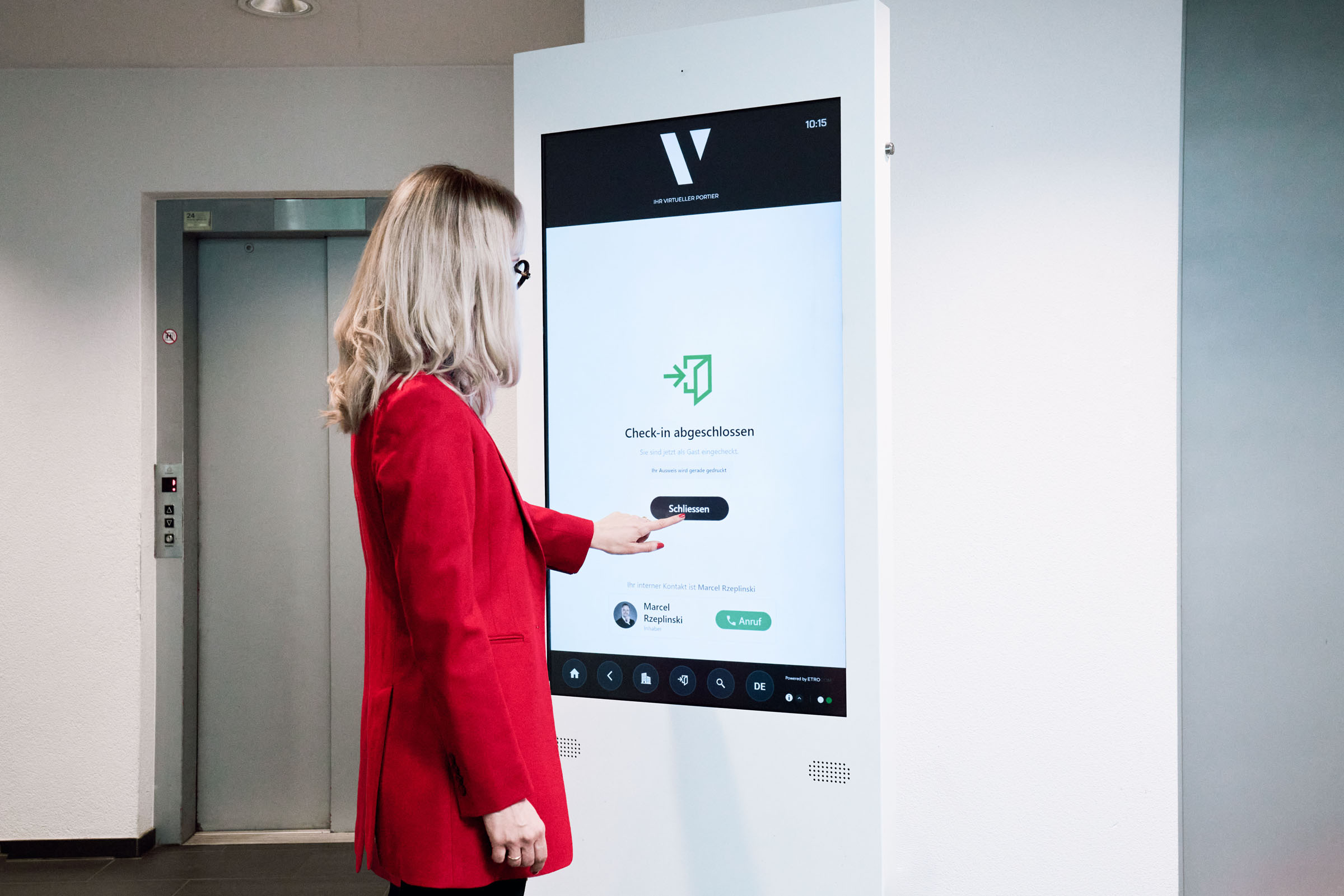Virtueller Portier – Check-in abgeschlossen, interner Kontakt wird benachrichtigt