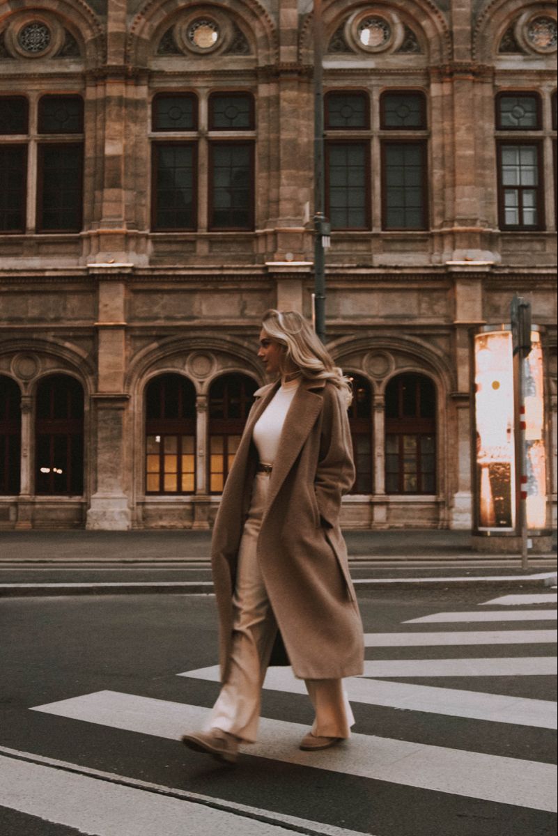 woman street fashion