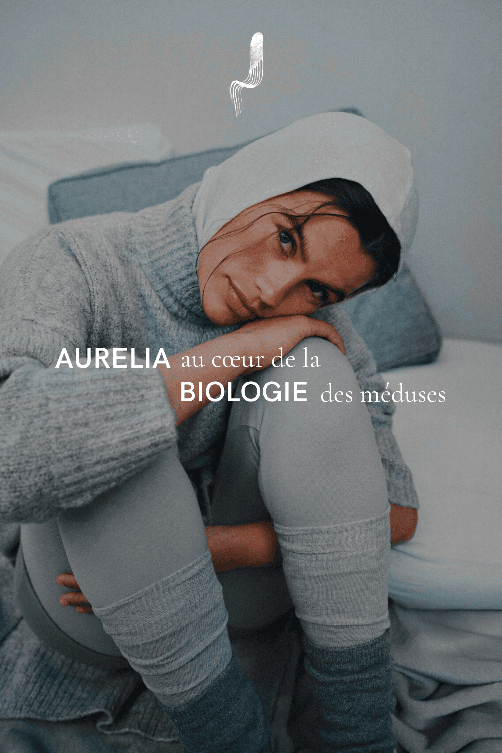 Black patent leather shoes and wide-leg pants stand on a deep red carpet, conveying a sense of elegance and sophistication.