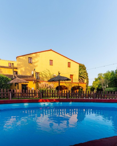 Casa con piscina cerca de barcelona