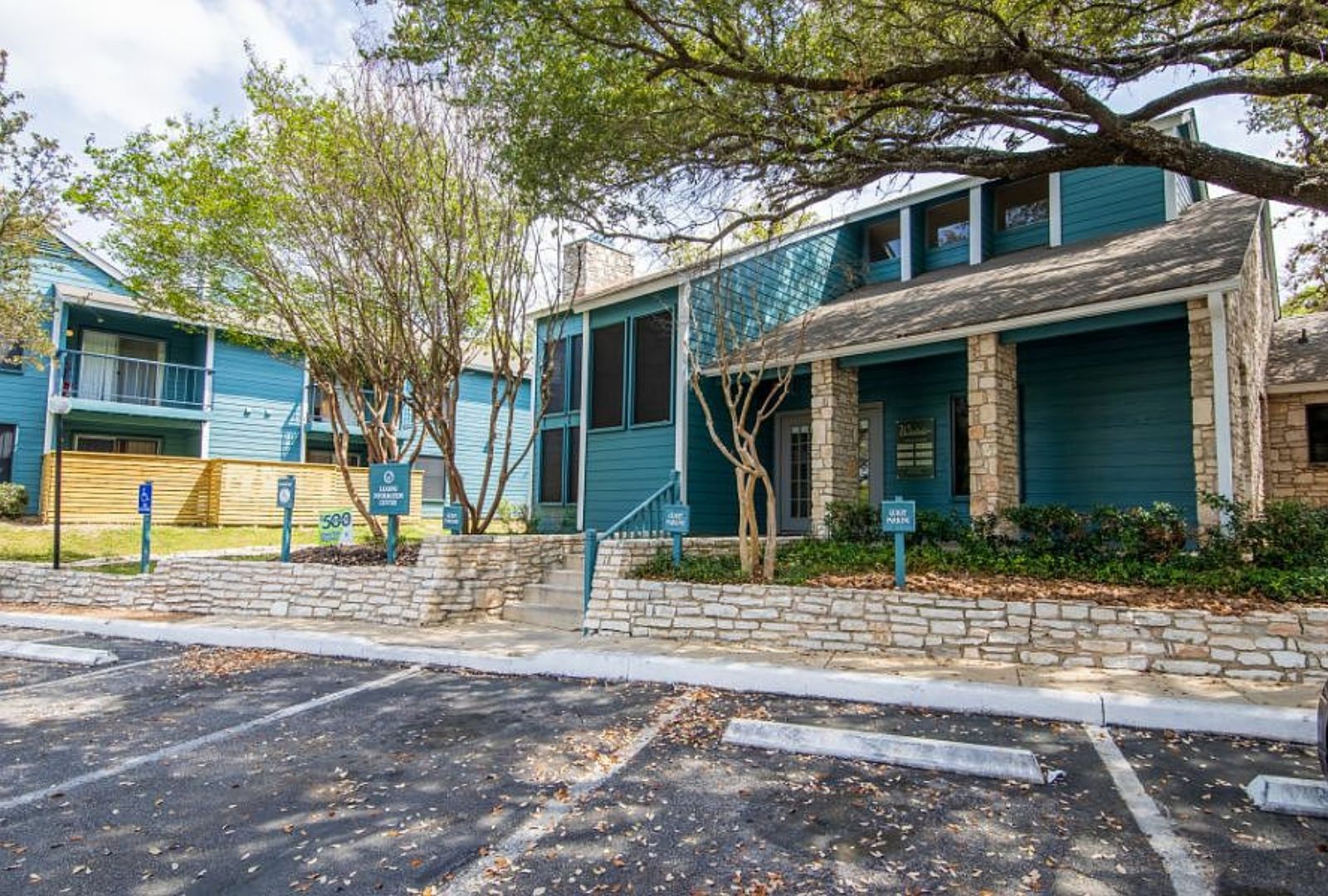 Residences at Medical — 267-unit multifamily community in Dallas, TX; managed by Savoy Residential.