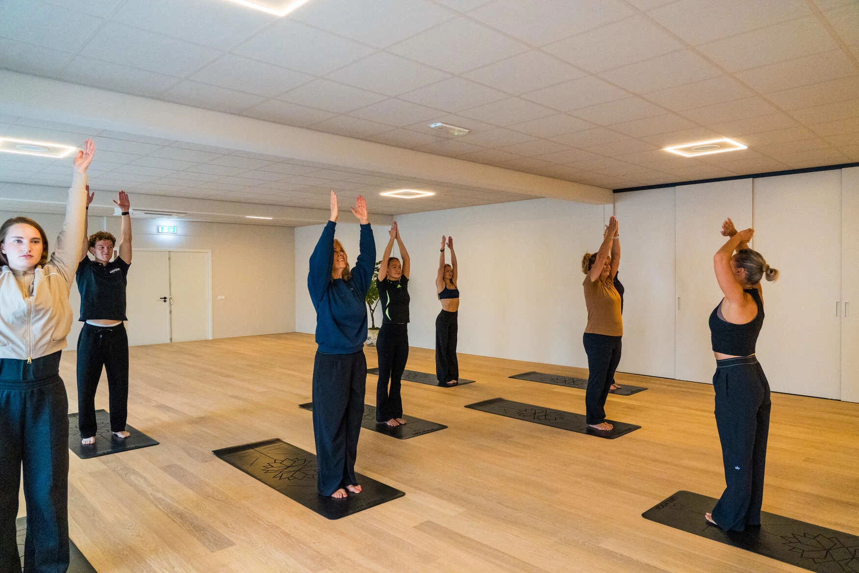 Moderne krachtapparatuur in de premium fitnessruimte van Bodywork in Scherpenzeel