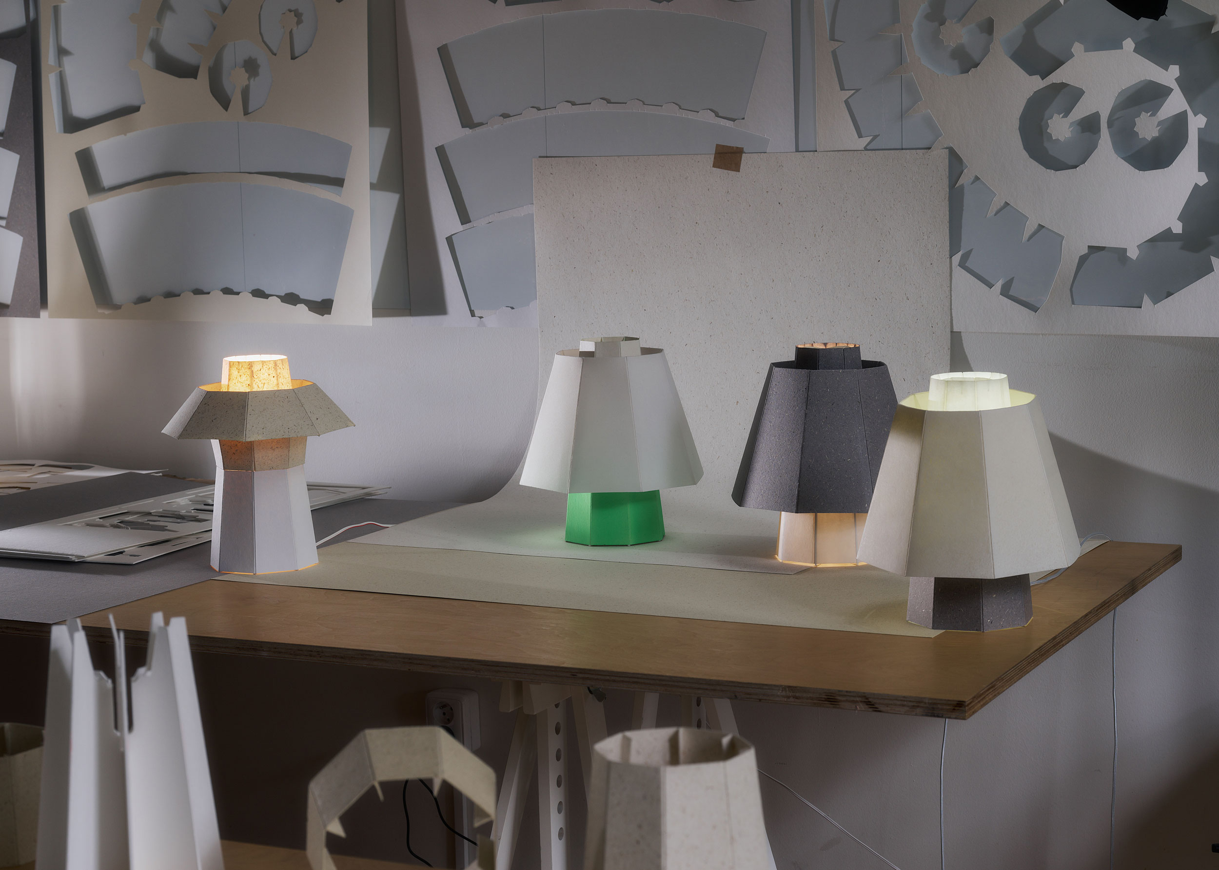 b1-lamp-overview-handmade-single-sheet-design-skoba-czech-republic-design-Jiri-Krejcirik