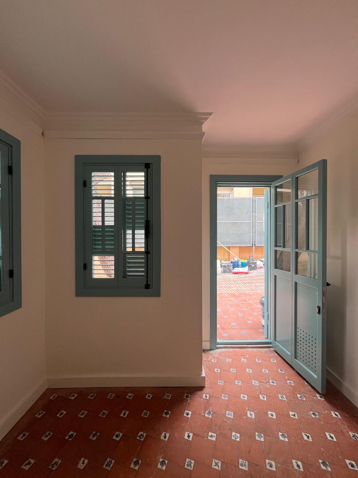 Interior de la caseta de nines rehabilitada