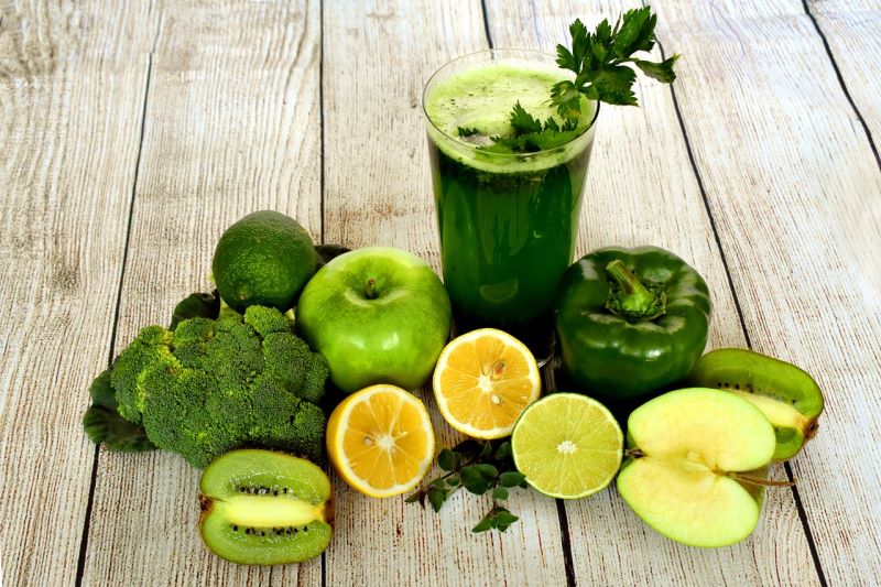 Smoothie mela verde, kiwi e lime