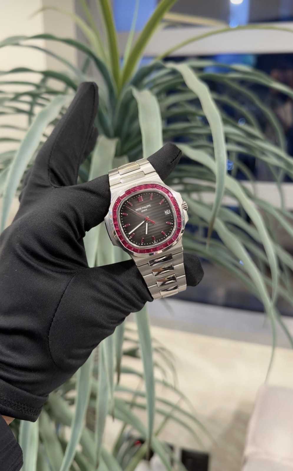 Patek Philippe Nautilus · 5711/112P-001