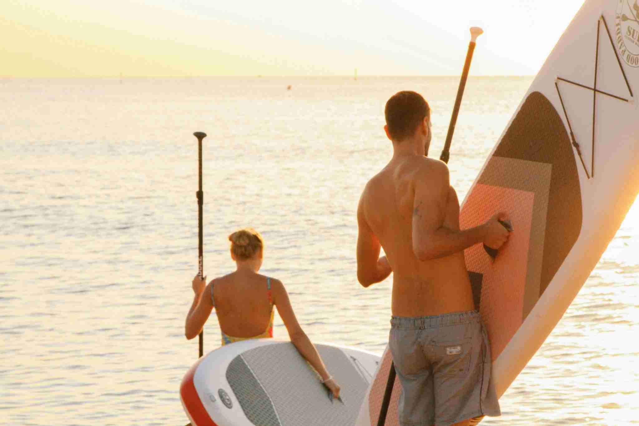 Recreatief suppen op het water